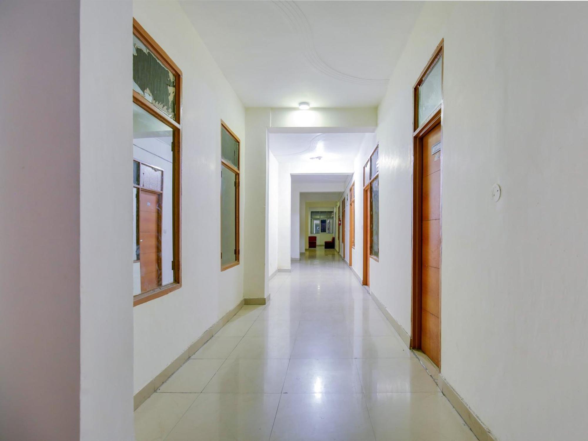 Hotel O Platinum Inn Nayagaon Экстерьер фото